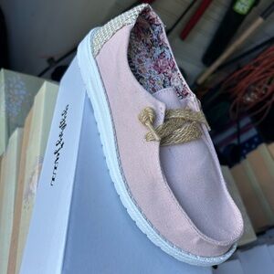 Gypsy Jazz Light Pink Canvas Loafers with Rope Accent